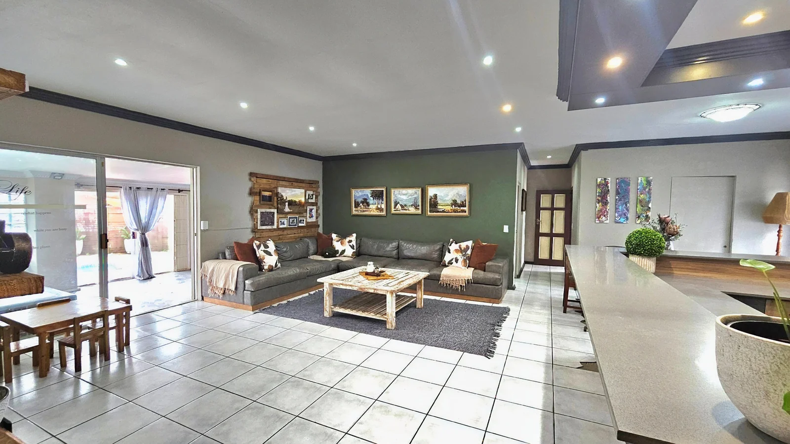 Family Fun Starts Here – Your Perfect Summer Home Awaits!
