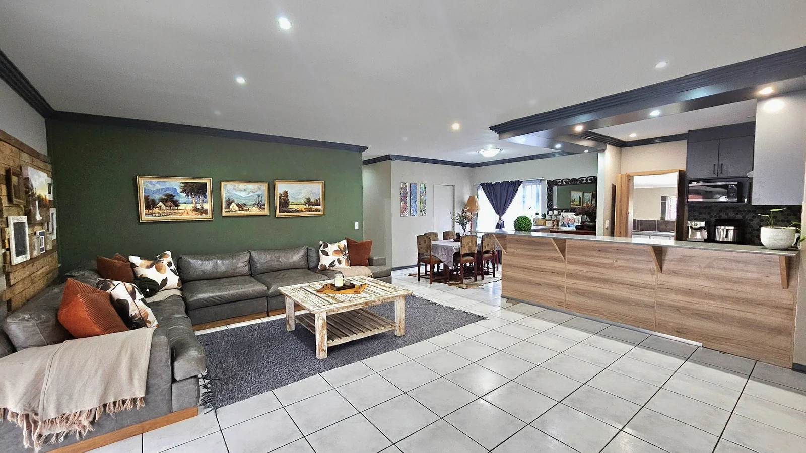 Family Fun Starts Here – Your Perfect Summer Home Awaits!
