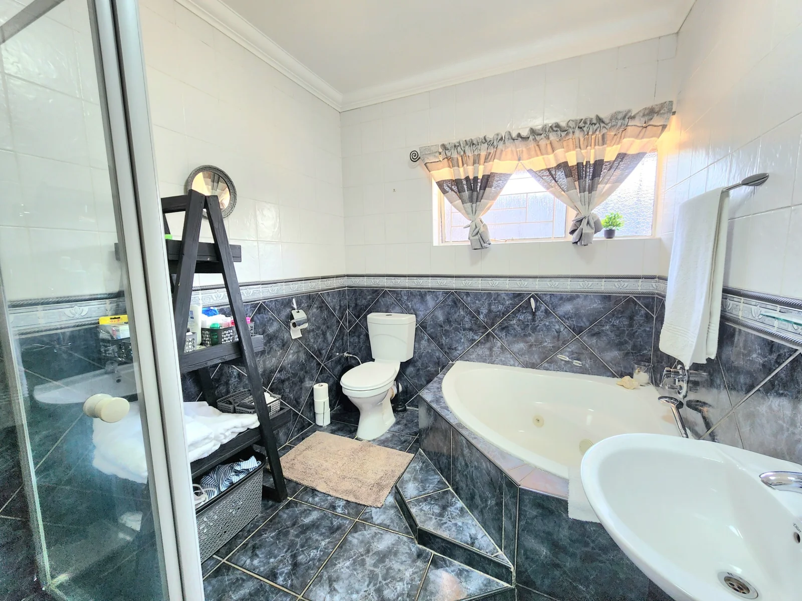 SPACE. SECURITY. VERSATILITY. A HOME THAT JUST WORKS.