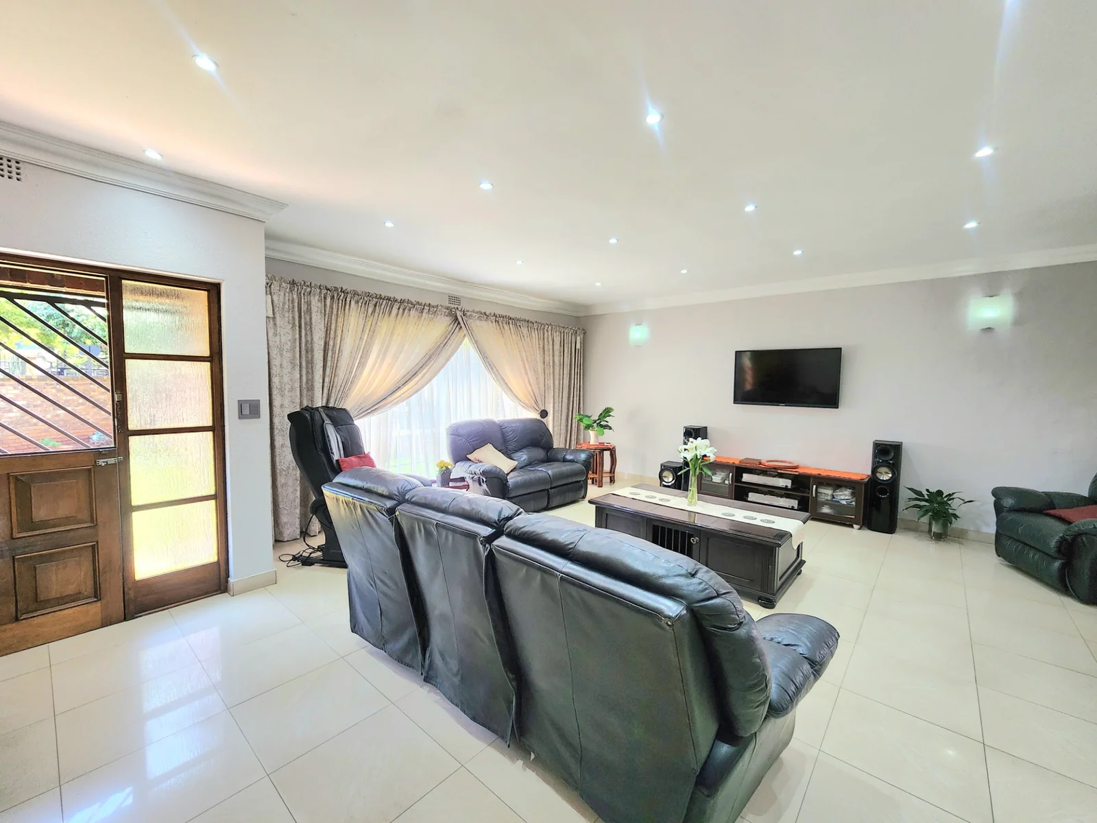 SPACE. SECURITY. VERSATILITY. A HOME THAT JUST WORKS.