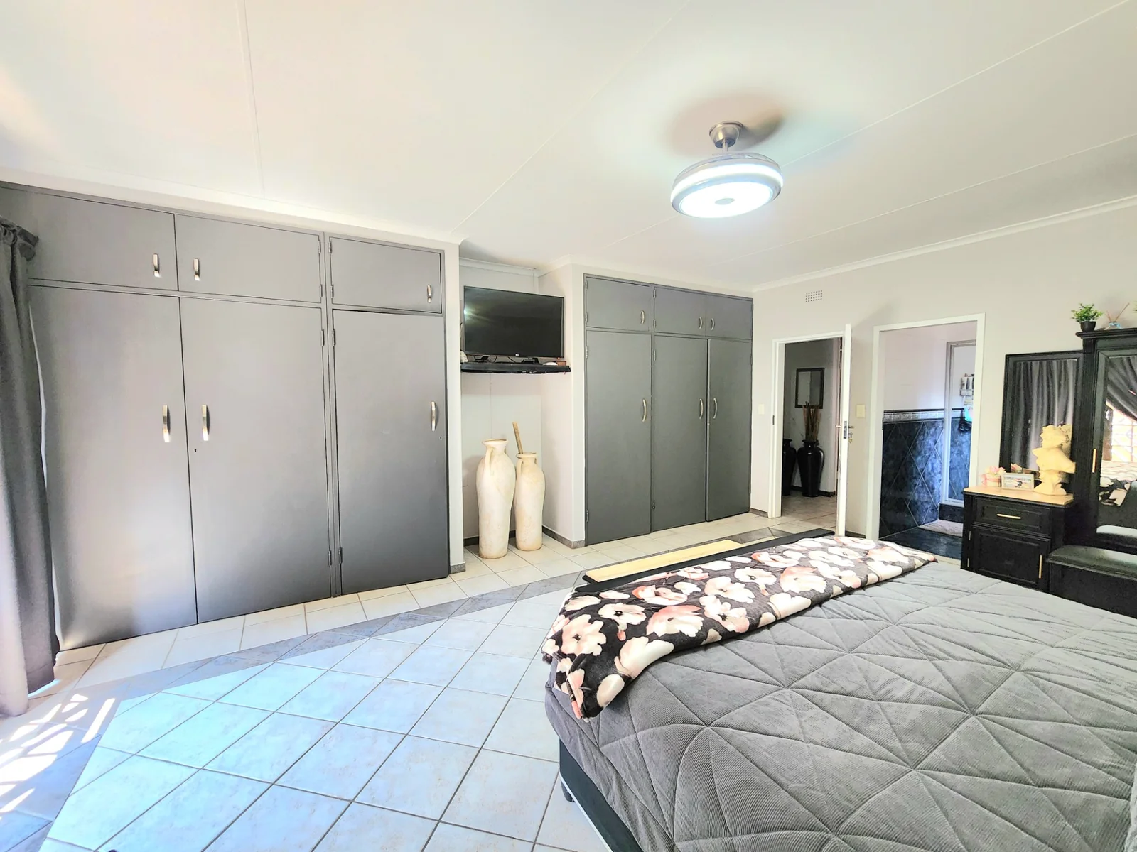 SPACE. SECURITY. VERSATILITY. A HOME THAT JUST WORKS.