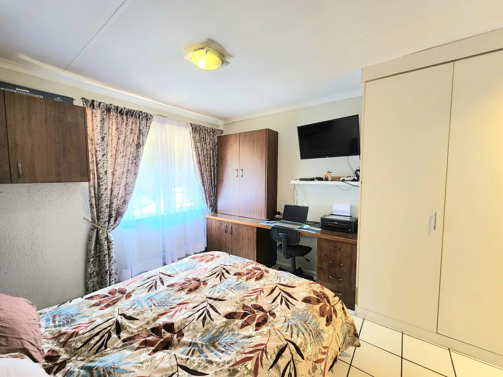 A RARE GEM IN ATLASVILLE — BEAUTY, TRANQUILLITY & EASY LIVING.