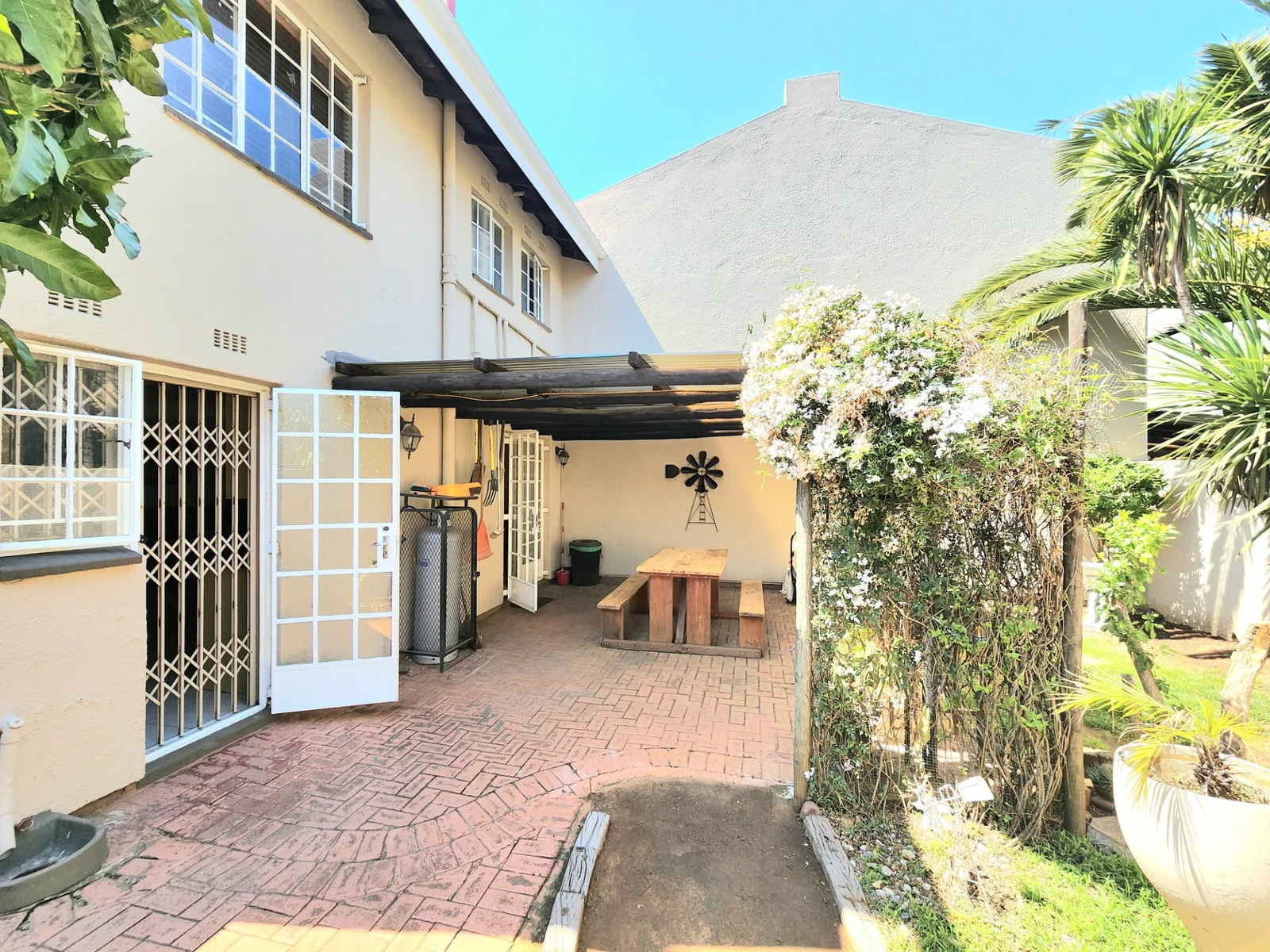 A RARE GEM IN ATLASVILLE — BEAUTY, TRANQUILLITY & EASY LIVING.
