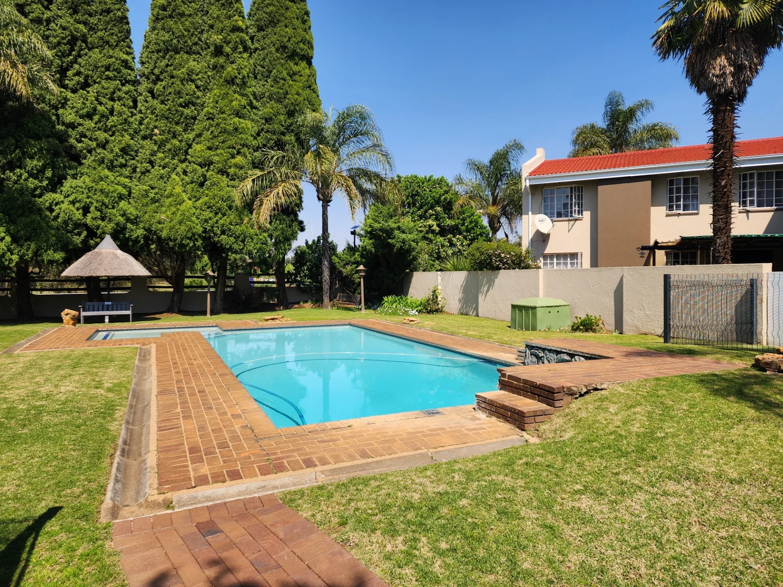 A RARE GEM IN ATLASVILLE — BEAUTY, TRANQUILLITY & EASY LIVING.