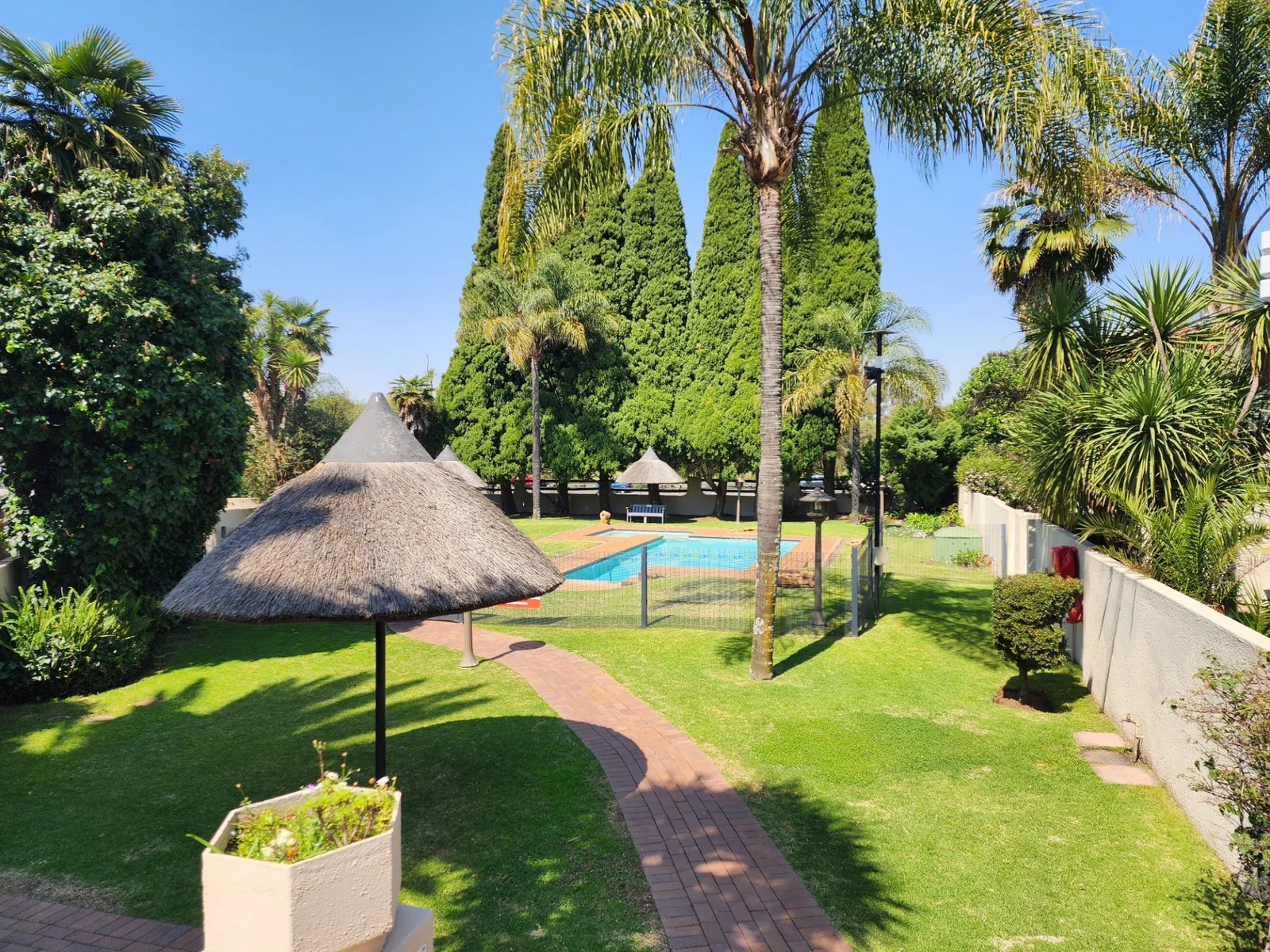 A RARE GEM IN ATLASVILLE — BEAUTY, TRANQUILLITY & EASY LIVING.