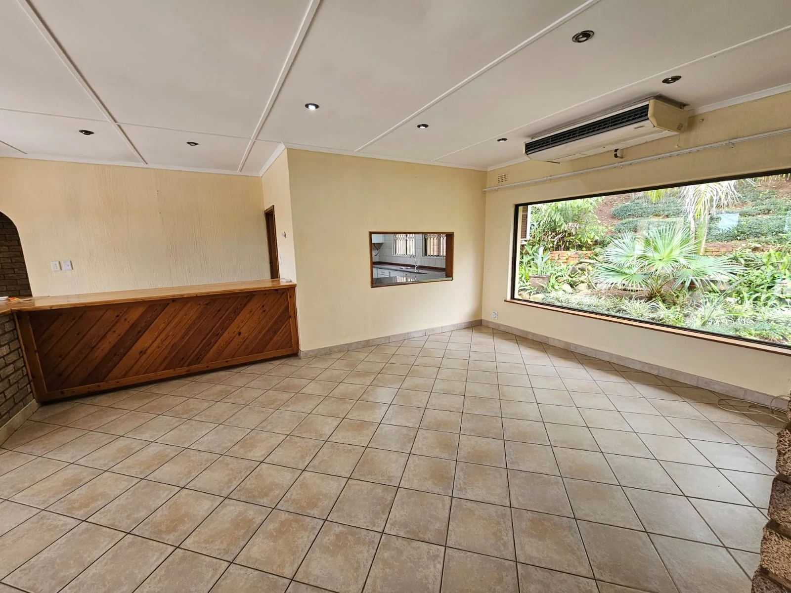 Move-in ready home in Panorama