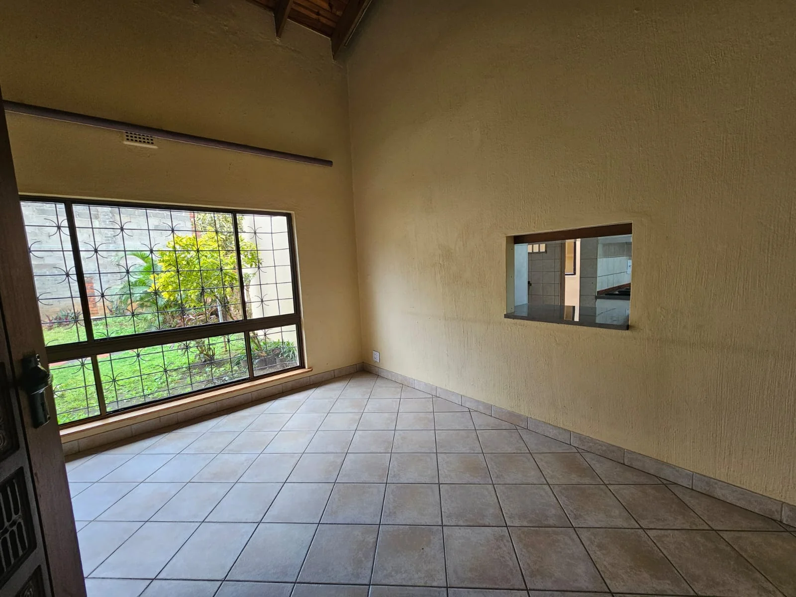 Move-in ready home in Panorama