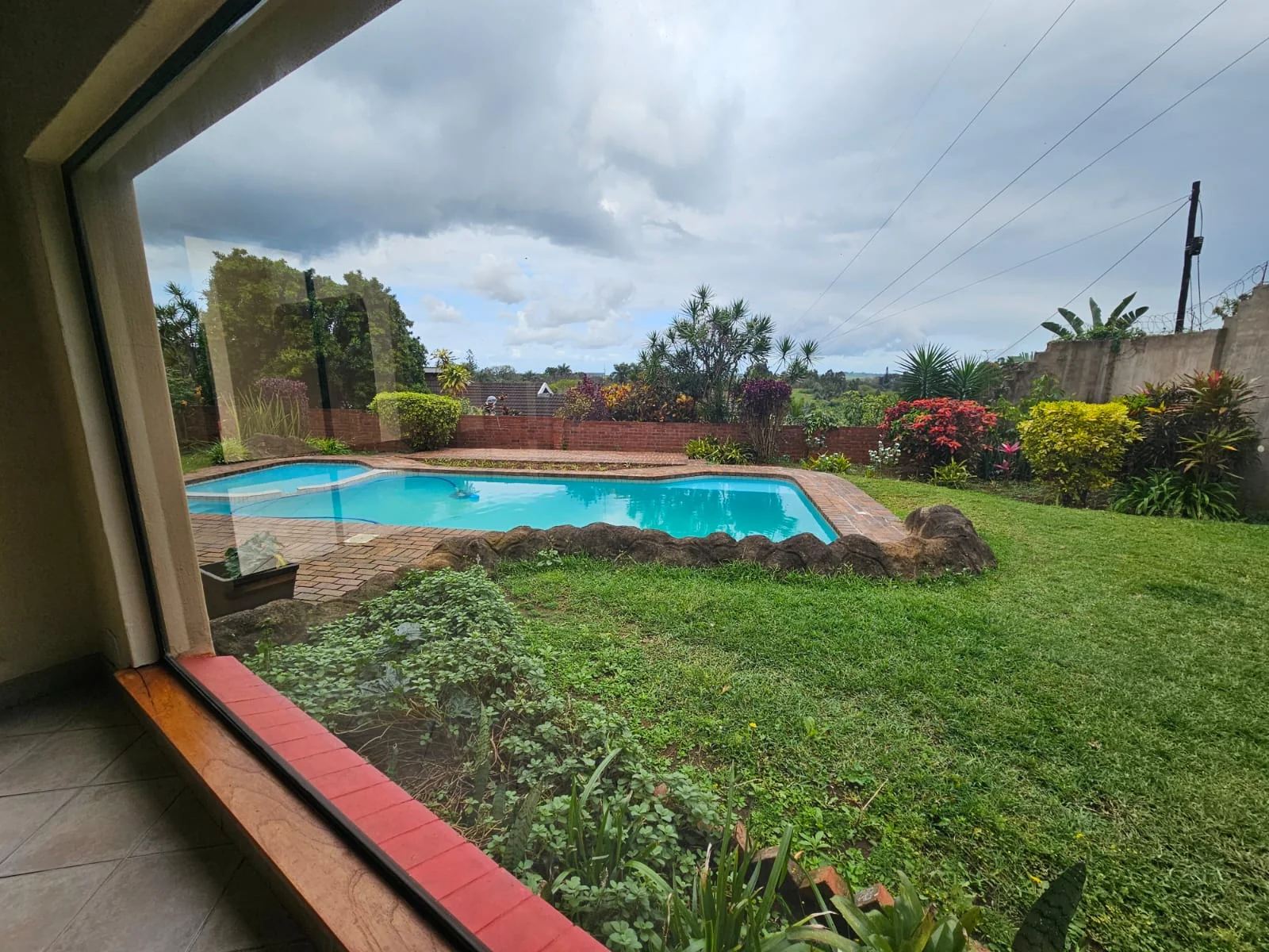 Move-in ready home in Panorama