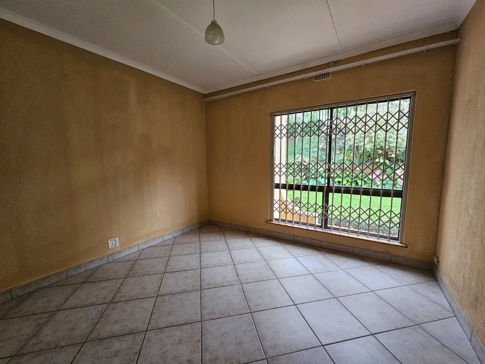 Move-in ready home in Panorama