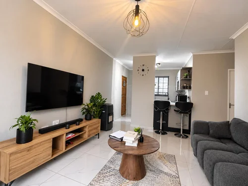 1 Strauss, Wilgeheuwel, Roodepoort