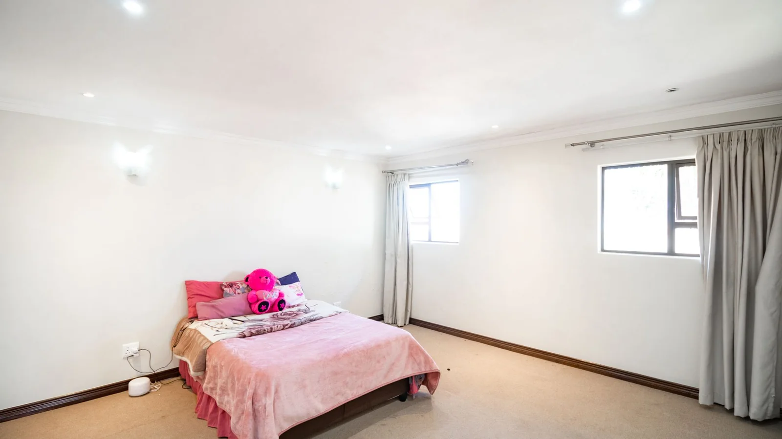 Modern Family Luxury Awaits – Double-Storey Corner Home for Sale in Secure Summerfield Estate, Kosmosdal
