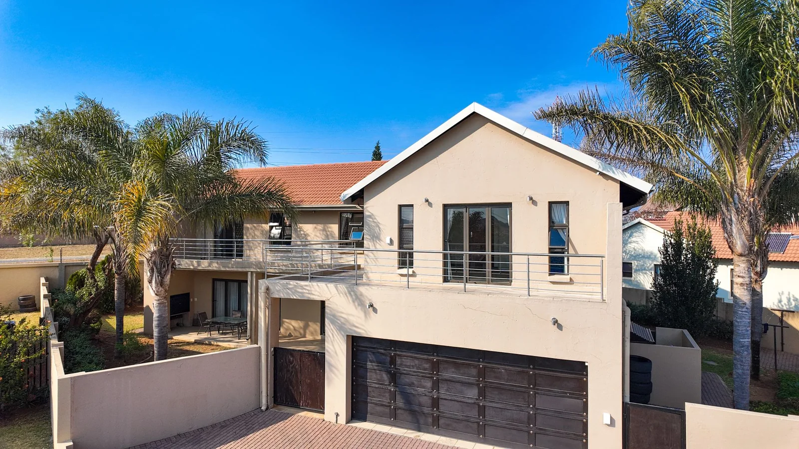Modern Family Luxury Awaits – Double-Storey Corner Home for Sale in Secure Summerfield Estate, Kosmosdal