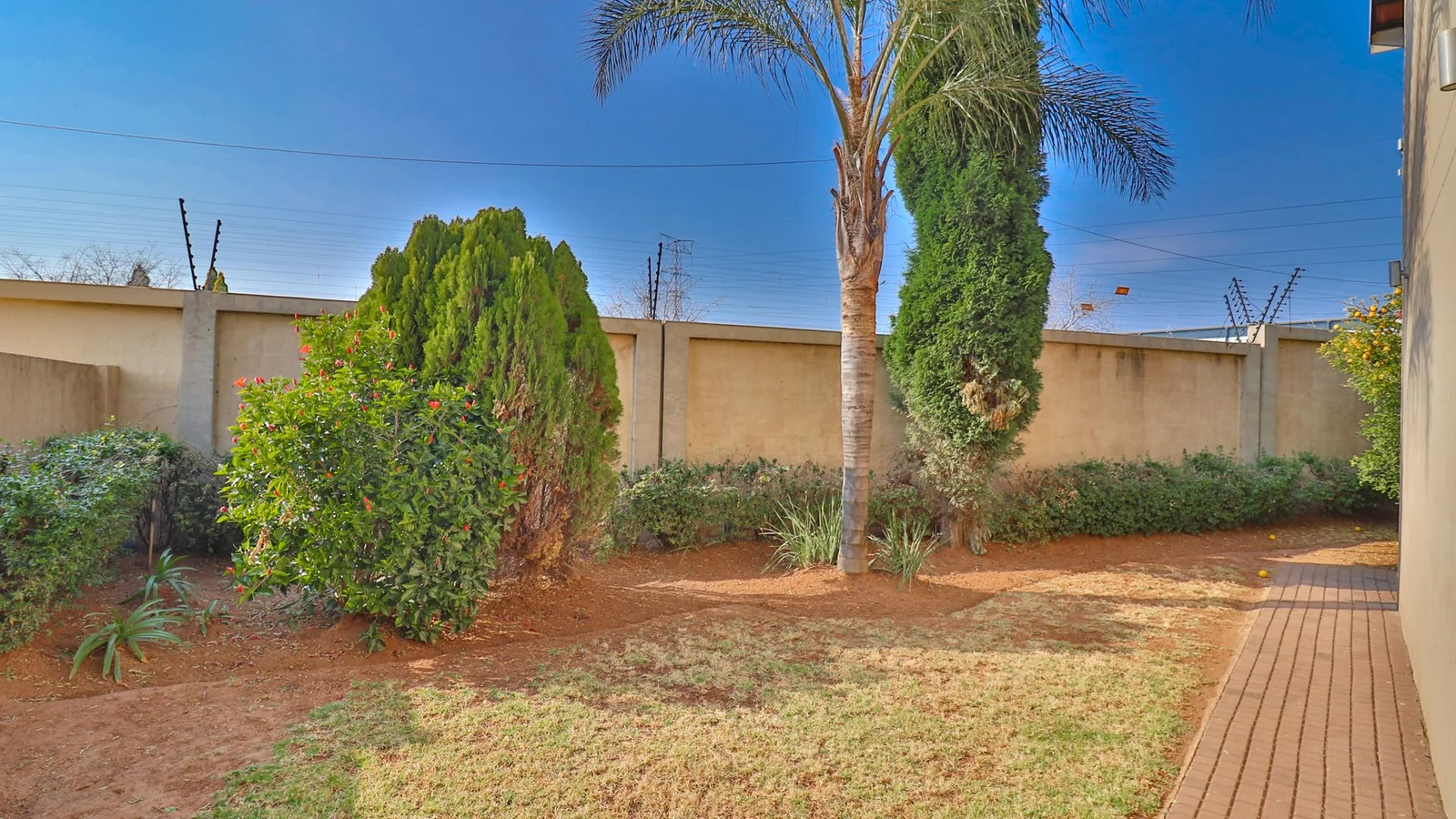 Modern Family Luxury Awaits – Double-Storey Corner Home for Sale in Secure Summerfield Estate, Kosmosdal