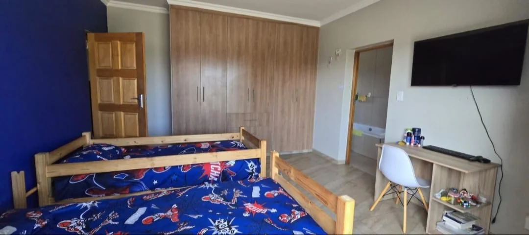 4 Bedroom, 3 bath, 2 shower & 4 toilets, double garage with access to private garden in secure, upmarket complex.  Available immediately!