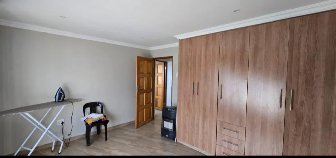 4 Bedroom, 3 bath, 2 shower & 4 toilets, double garage with access to private garden in secure, upmarket complex.  Available immediately!