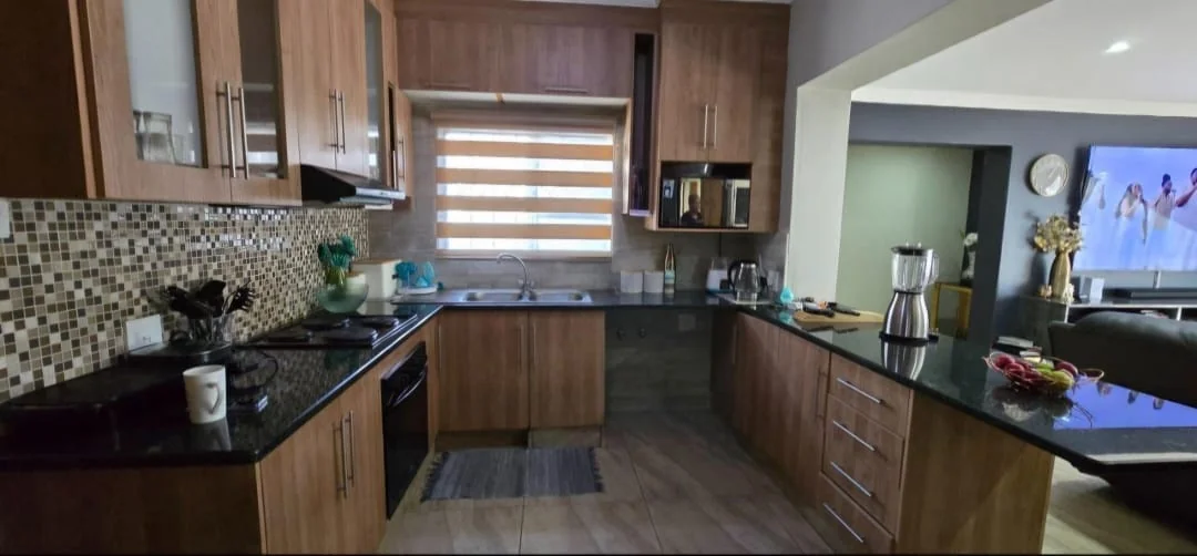 4 Bedroom, 3 bath, 2 shower & 4 toilets, double garage with access to private garden in secure, upmarket complex.  Available immediately!