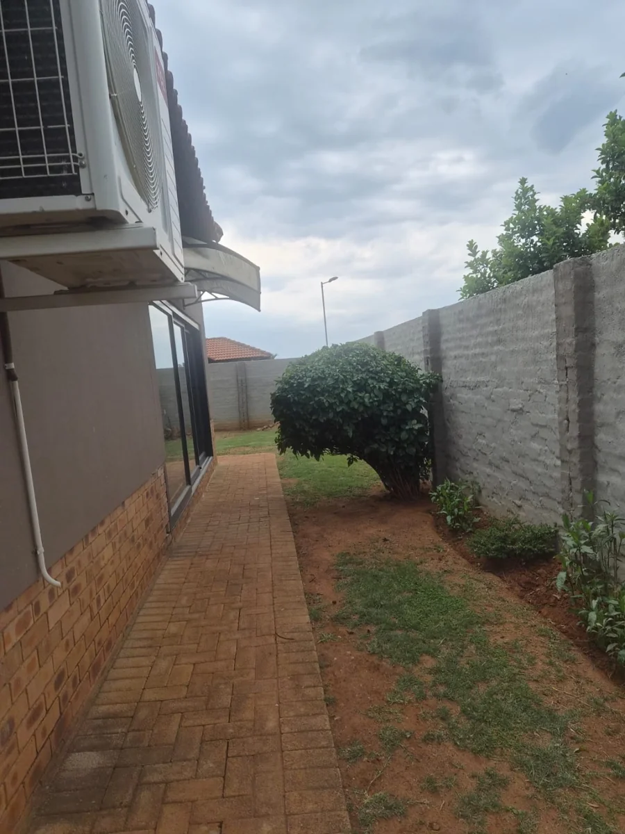 House for Rent, Waterkloof East