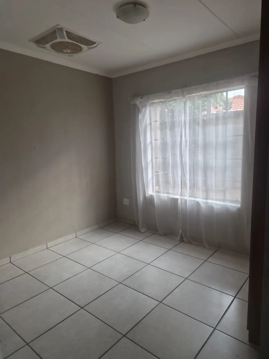 House for Rent, Waterkloof East