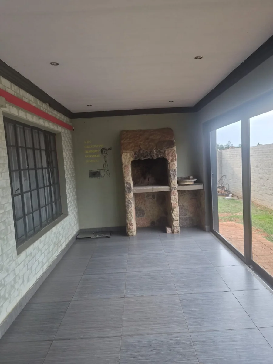 House for Rent, Waterkloof East