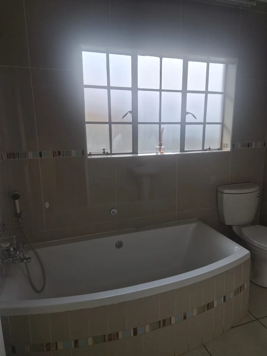 House for Rent, Waterkloof East