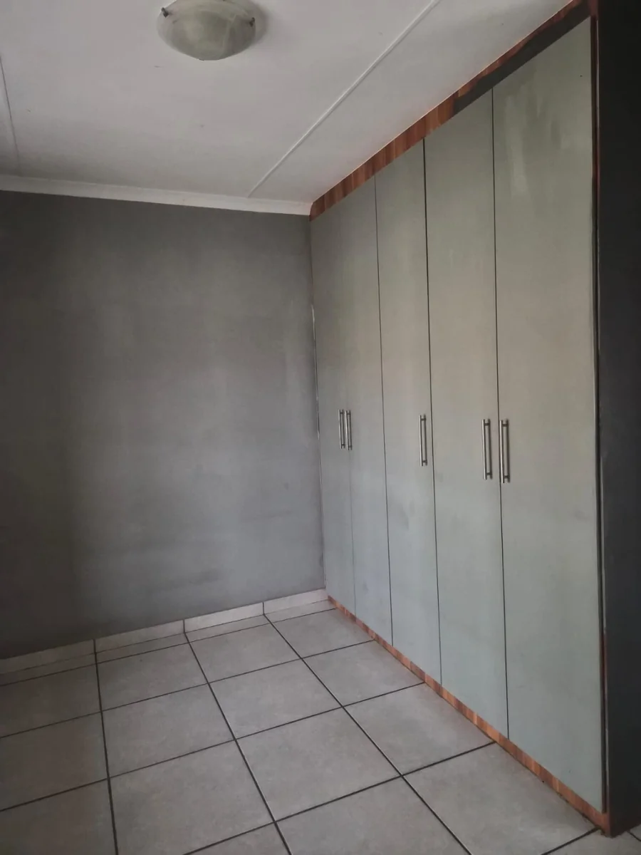 House for Rent, Waterkloof East