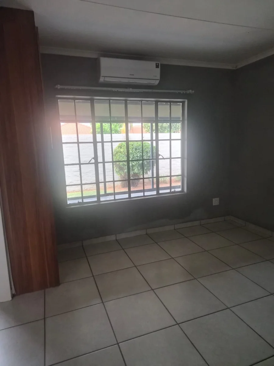 House for Rent, Waterkloof East