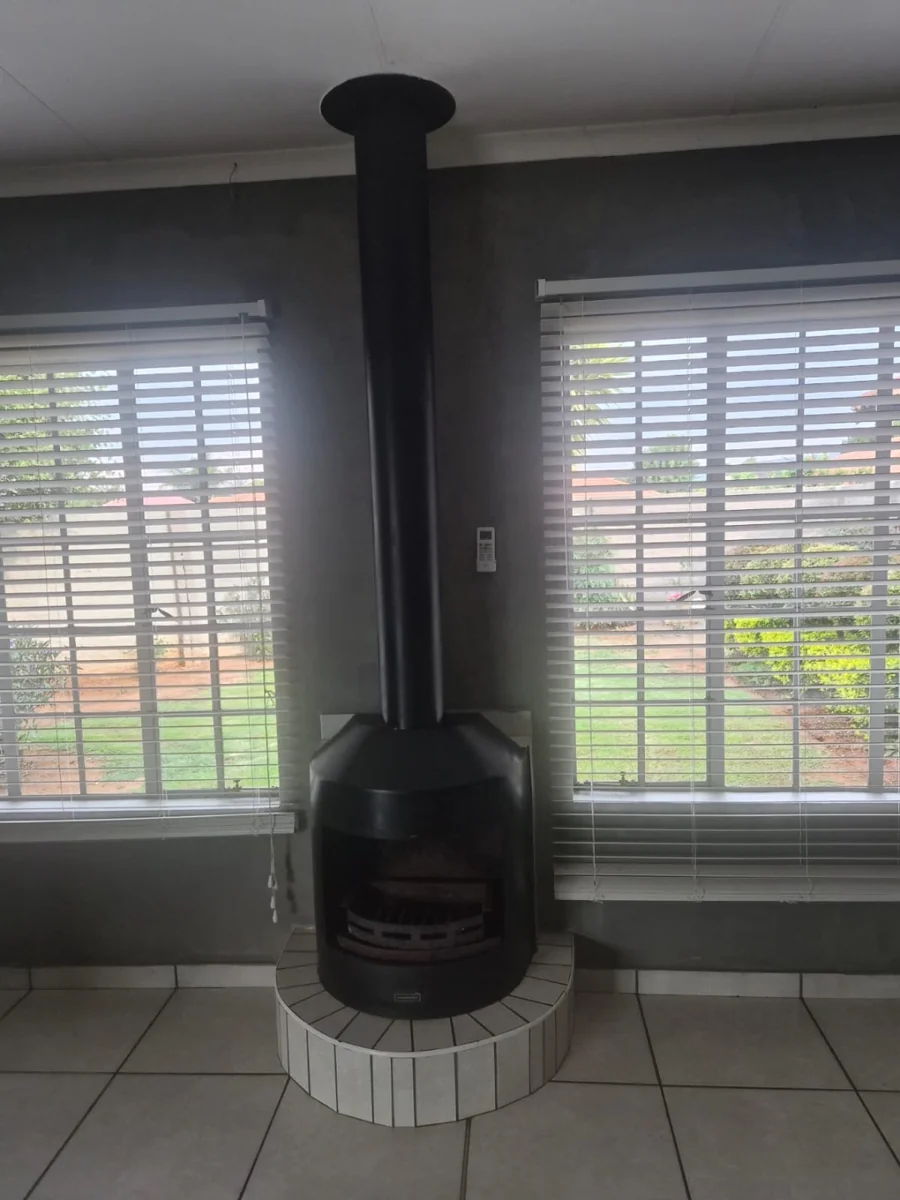 House for Rent, Waterkloof East