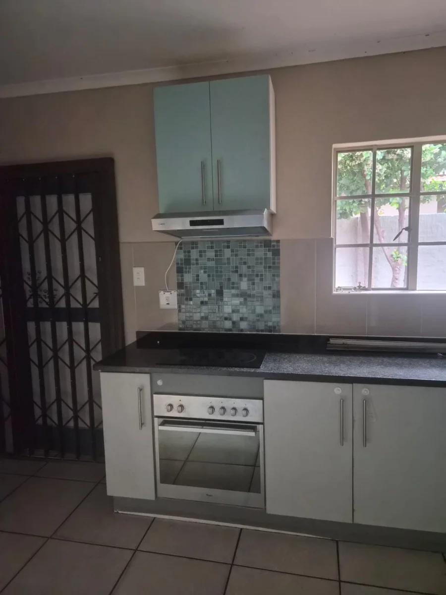 House for Rent, Waterkloof East
