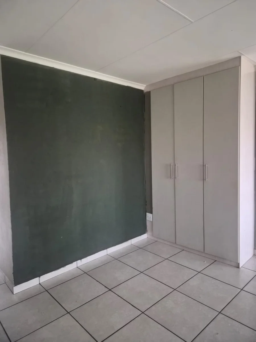 House for Rent, Waterkloof East
