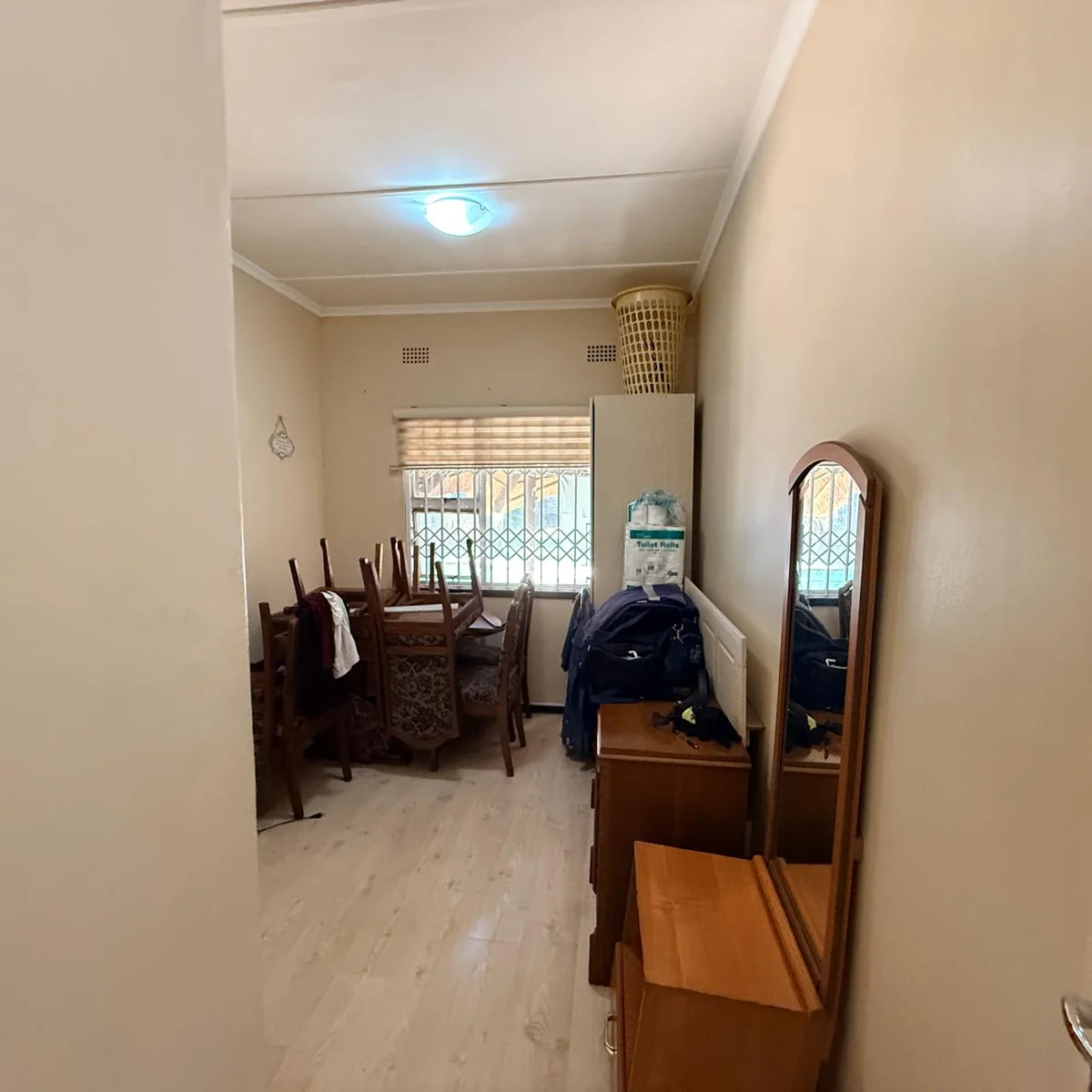 Spacious 4-Bedroom Home with Flatlet Near College Campus