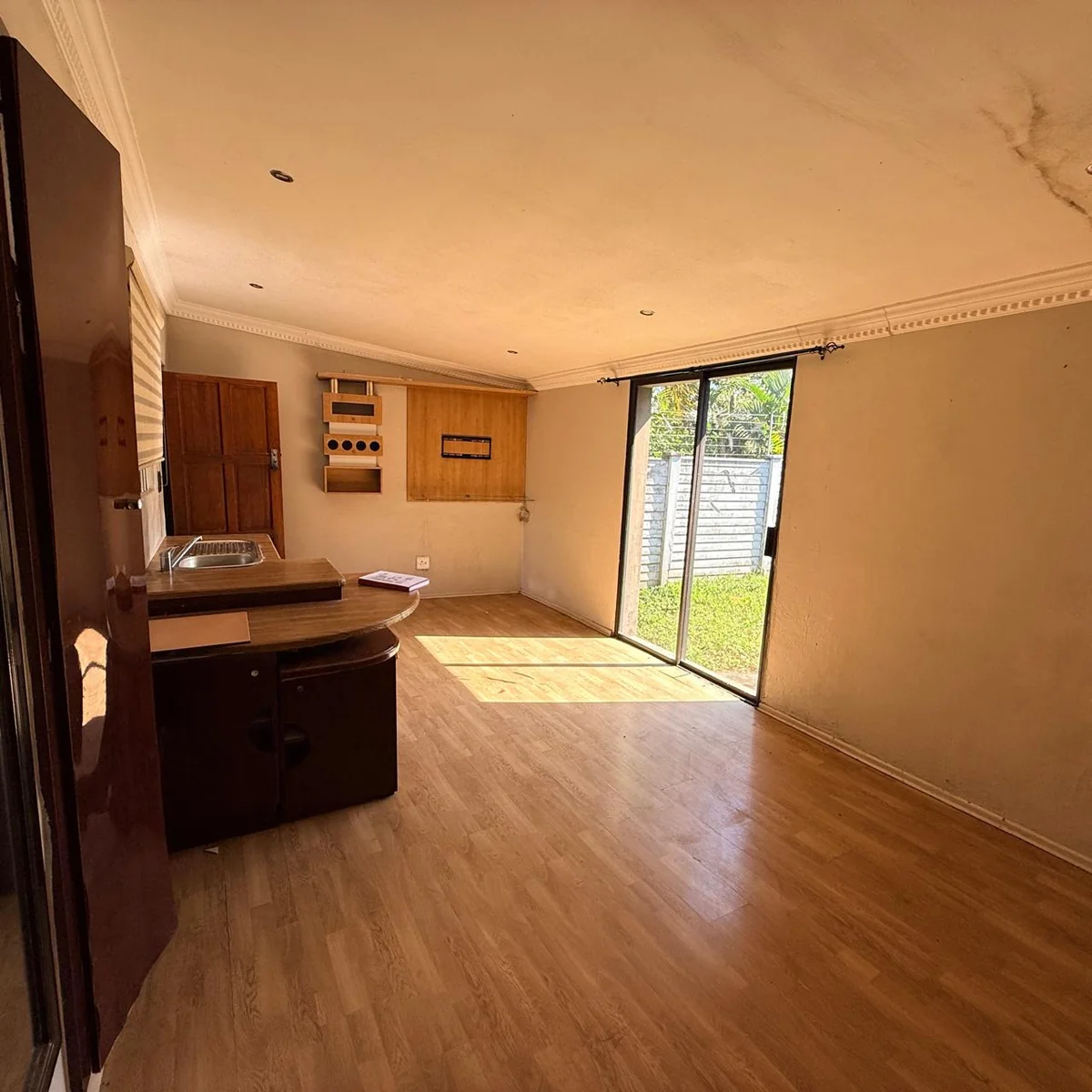 Spacious 4-Bedroom Home with Flatlet Near College Campus