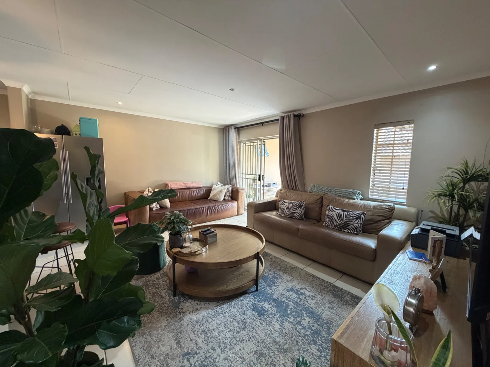 NEW LISTING ...... CORNER UNIT SIMPLEX!