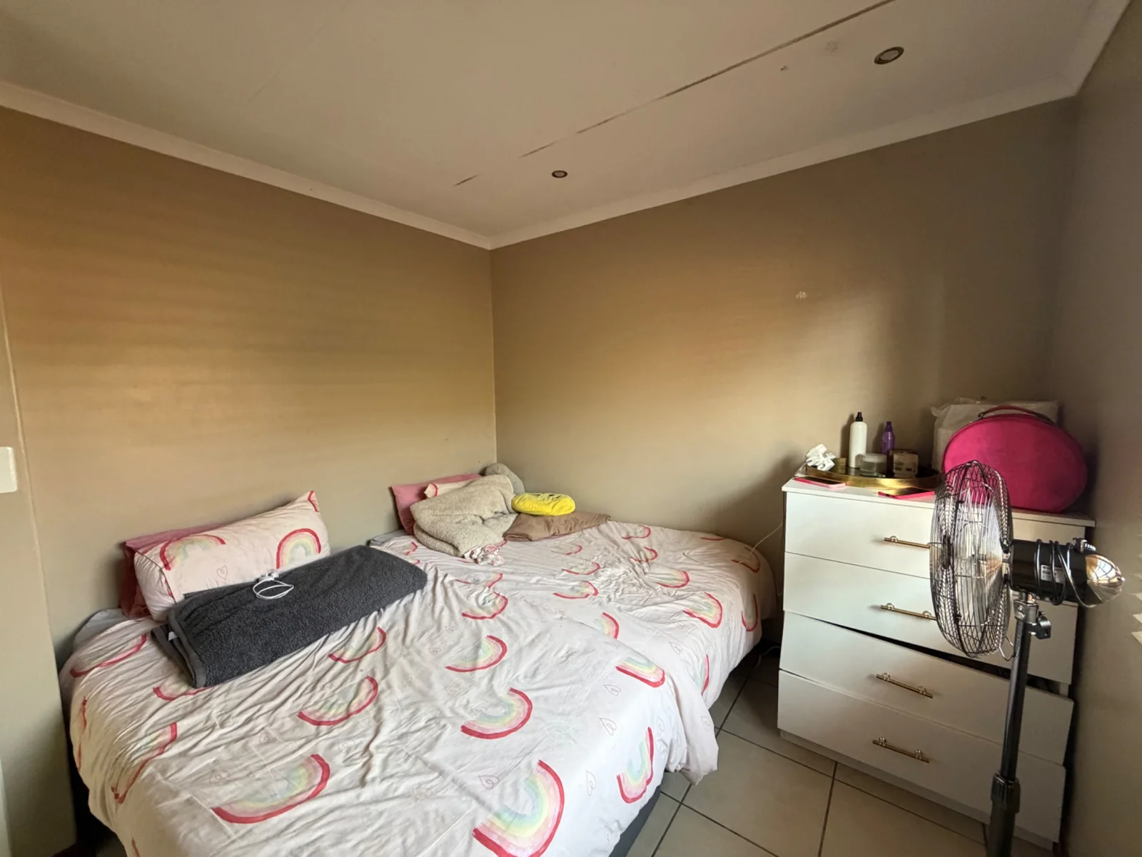 NEW LISTING ...... CORNER UNIT SIMPLEX!