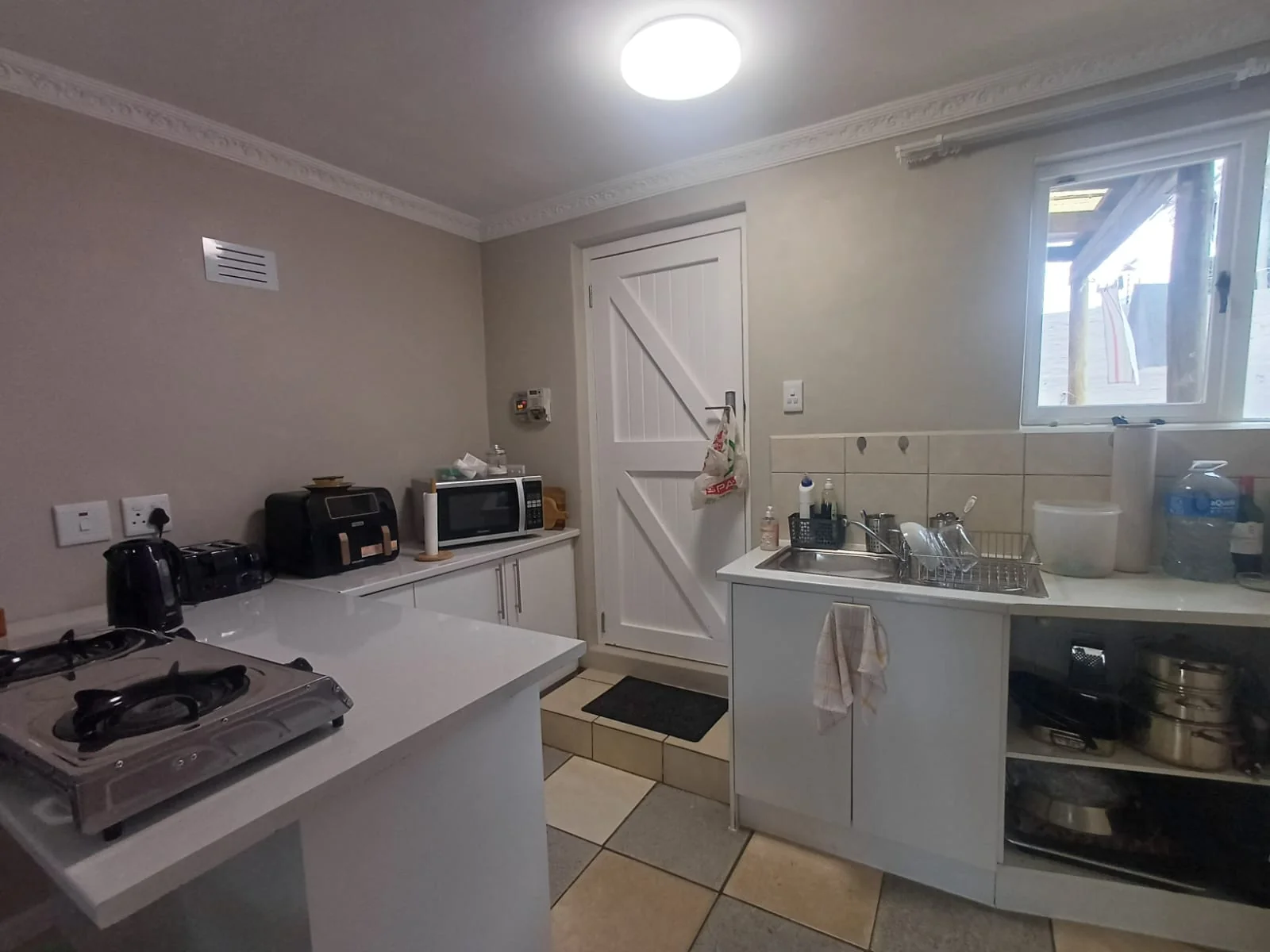 Neat Garden cottage to rent in Milnerton - Separate entrance