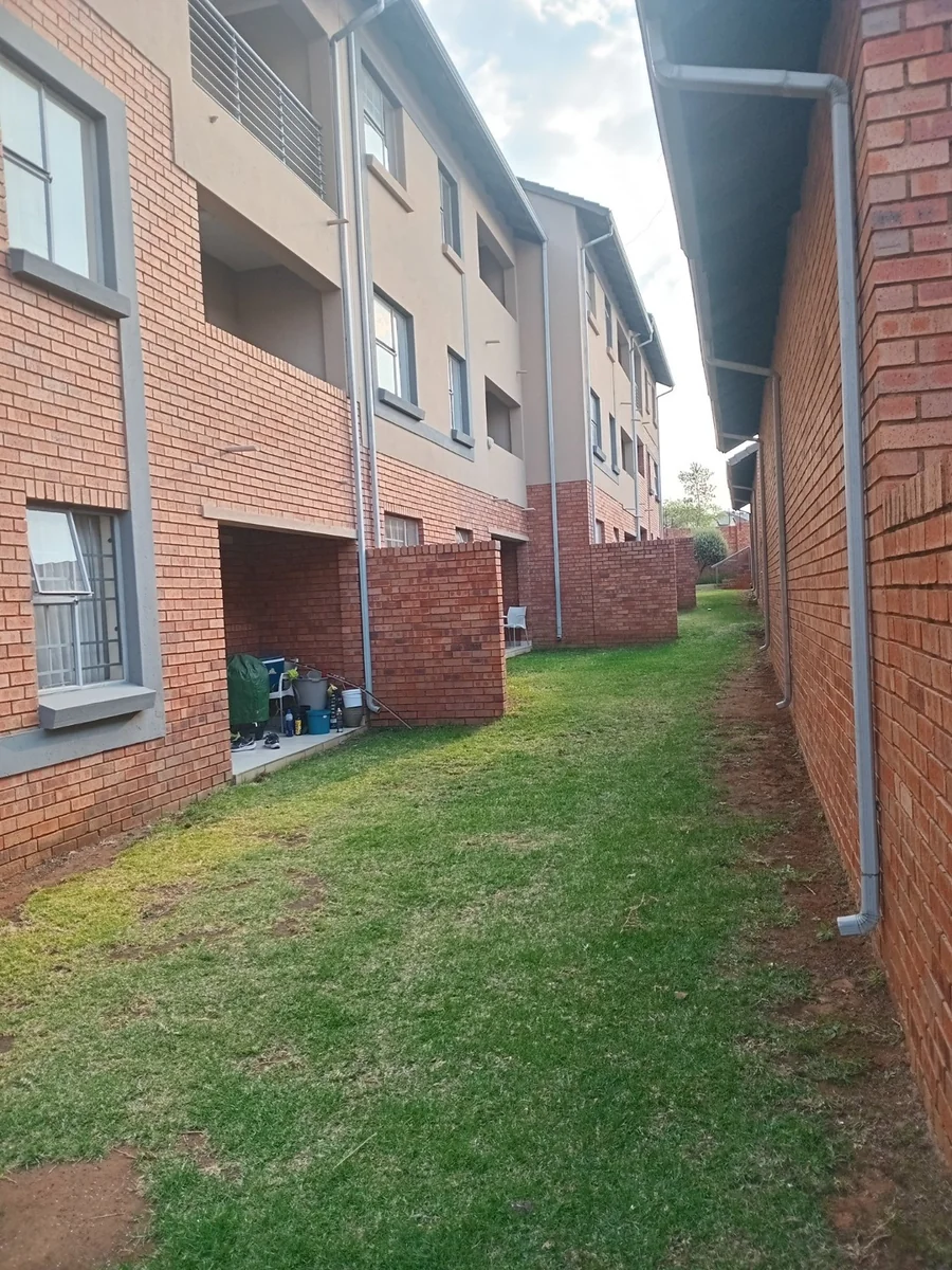 A lovely 2bed, 1 bath and lock up  garage, in Sagewood, Noordwyk