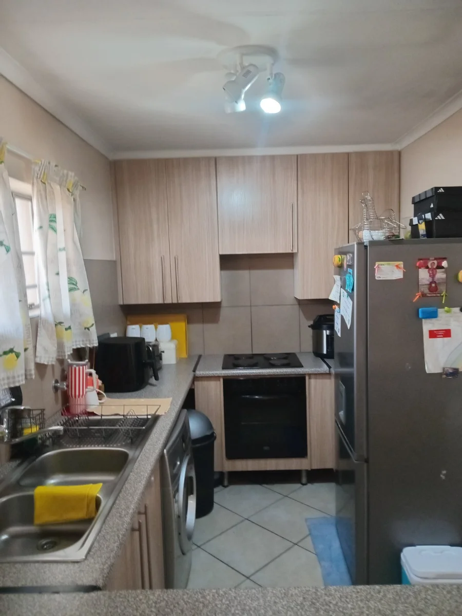 A lovely 2bed, 1 bath and lock up  garage, in Sagewood, Noordwyk