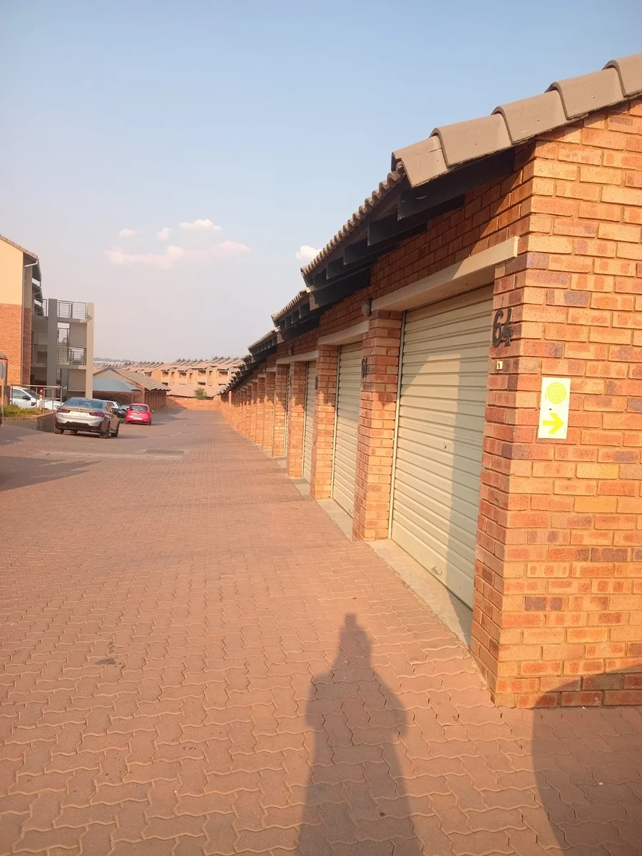 A lovely 2bed, 1 bath and lock up  garage, in Sagewood, Noordwyk