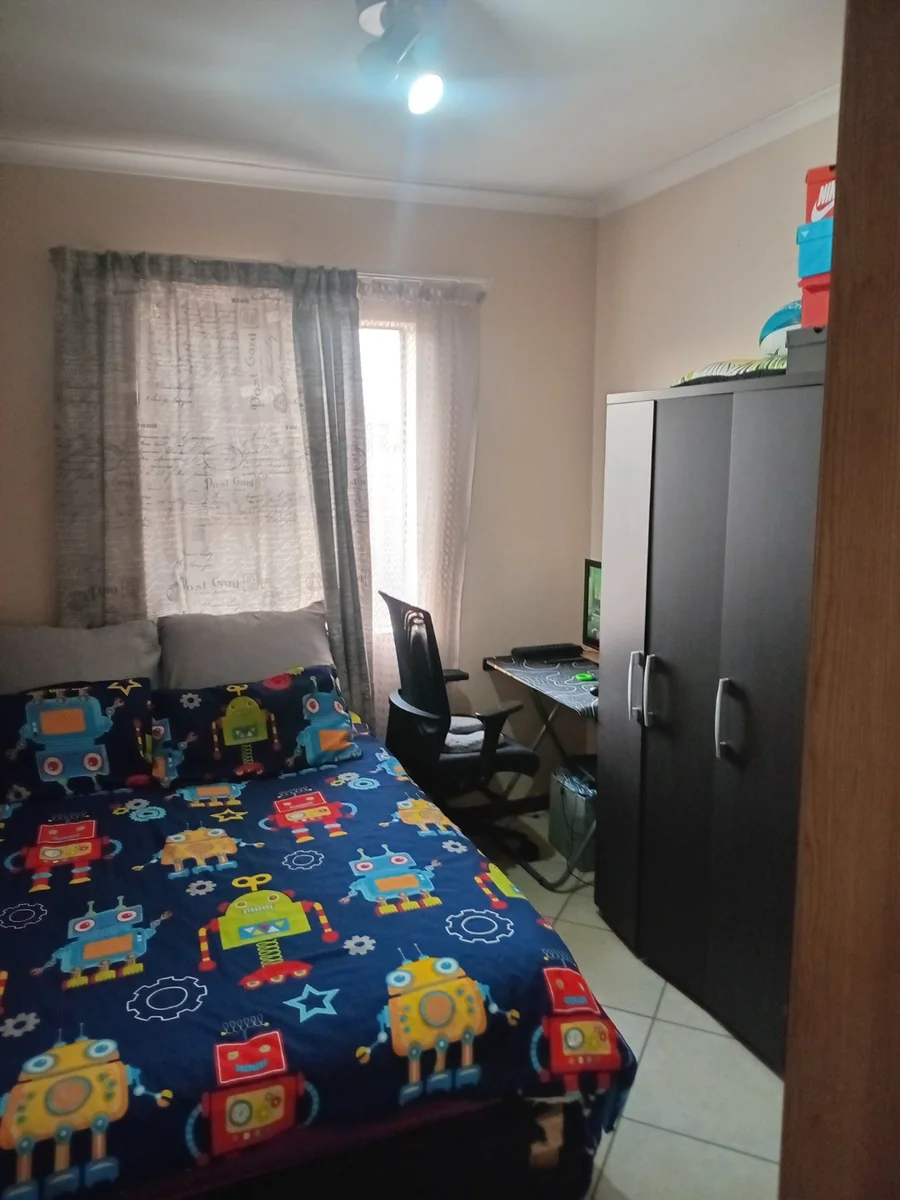 A lovely 2bed, 1 bath and lock up  garage, in Sagewood, Noordwyk