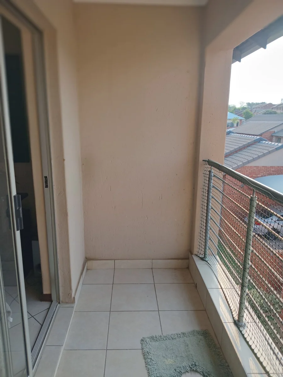 A lovely 2bed, 1 bath and lock up  garage, in Sagewood, Noordwyk