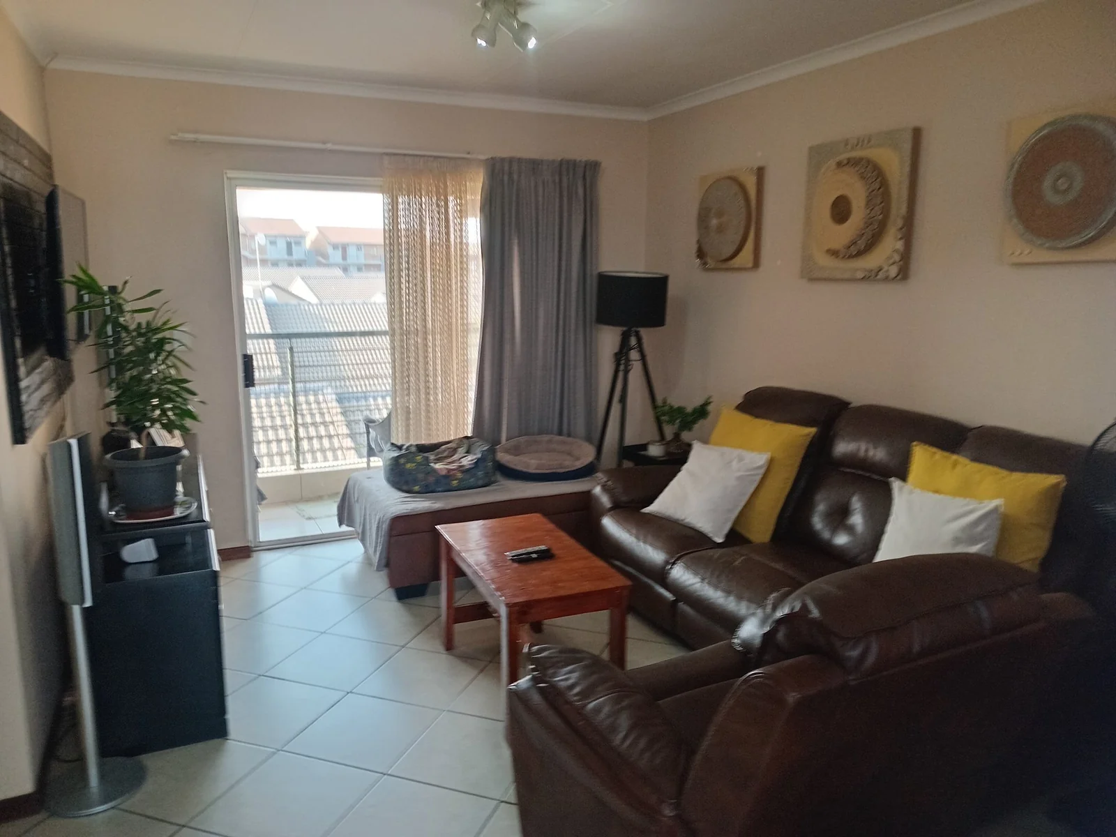 A lovely 2bed, 1 bath and lock up  garage, in Sagewood, Noordwyk