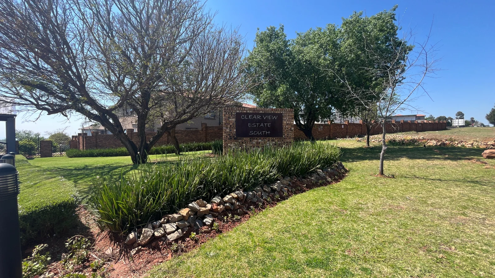 Spacious 3 Bedroom Thatch Home on a Generous Corner Stand