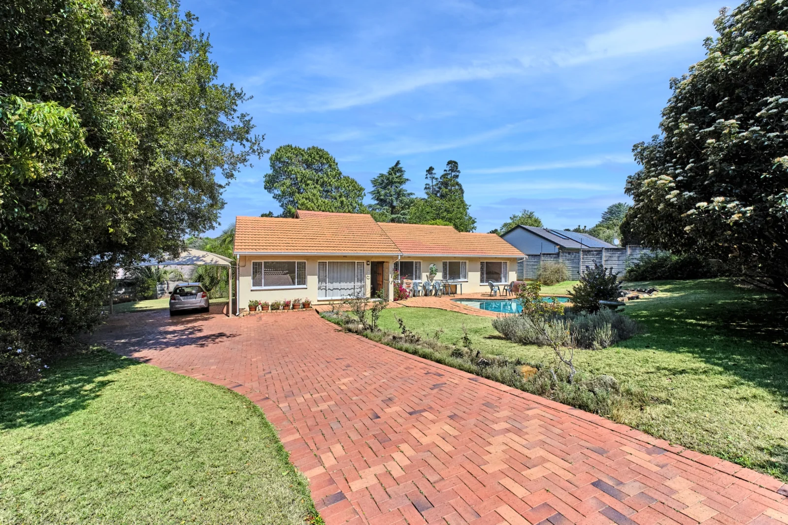 3 Bedroom, 2 Bathroom Home for Sale in Weltevreden Park