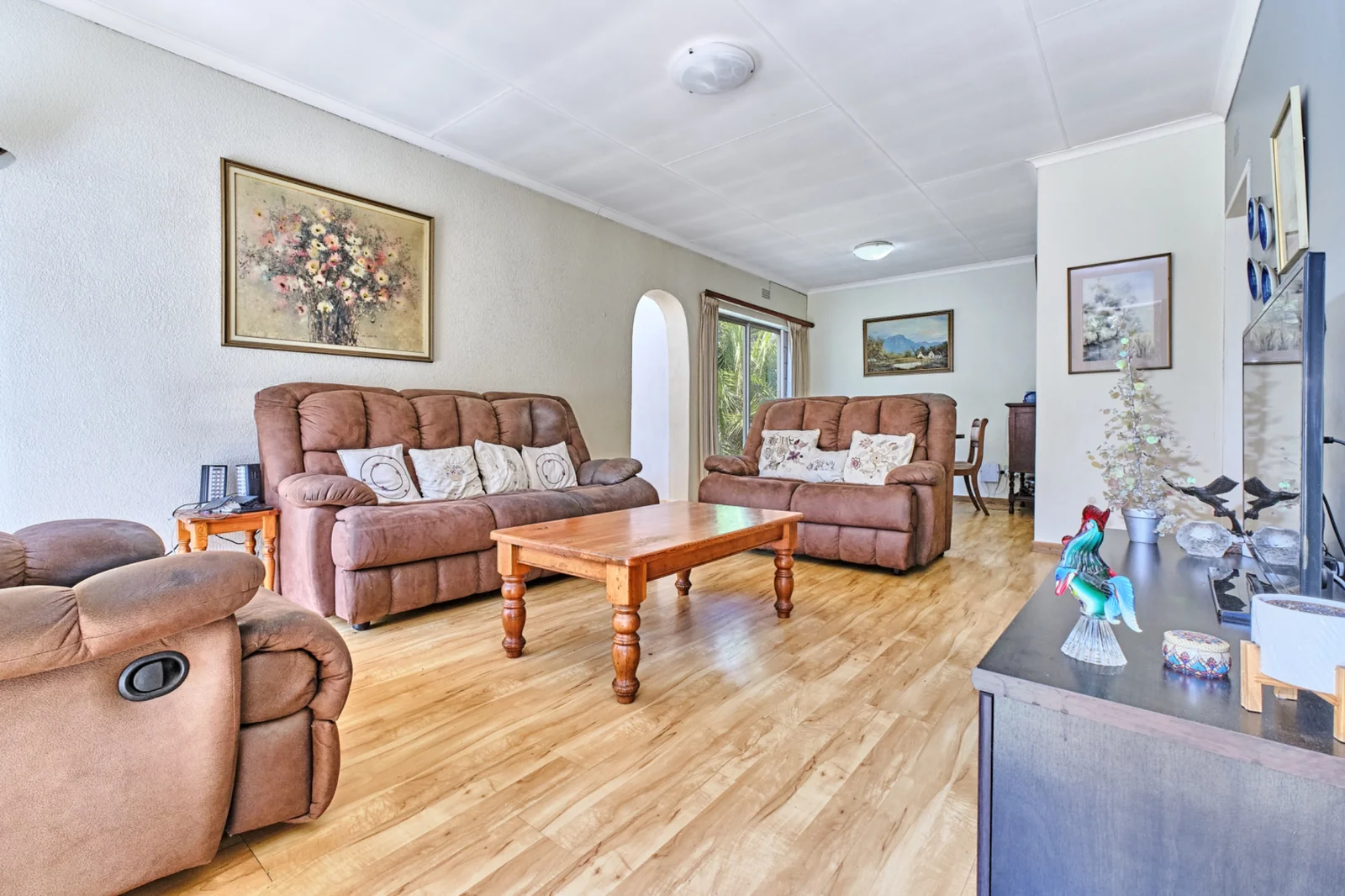 3 Bedroom, 2 Bathroom Home for Sale in Weltevreden Park
