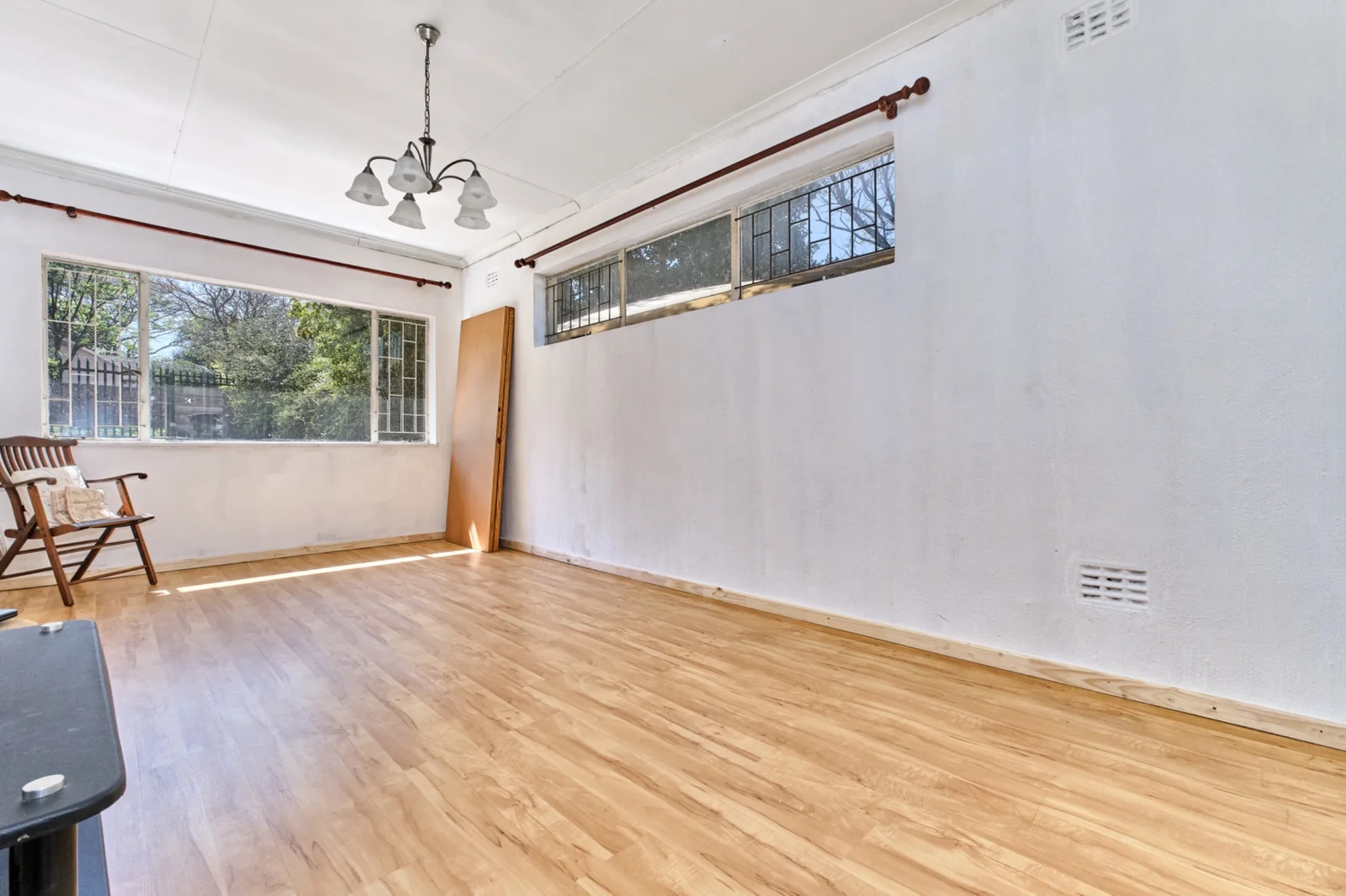 3 Bedroom, 2 Bathroom Home for Sale in Weltevreden Park