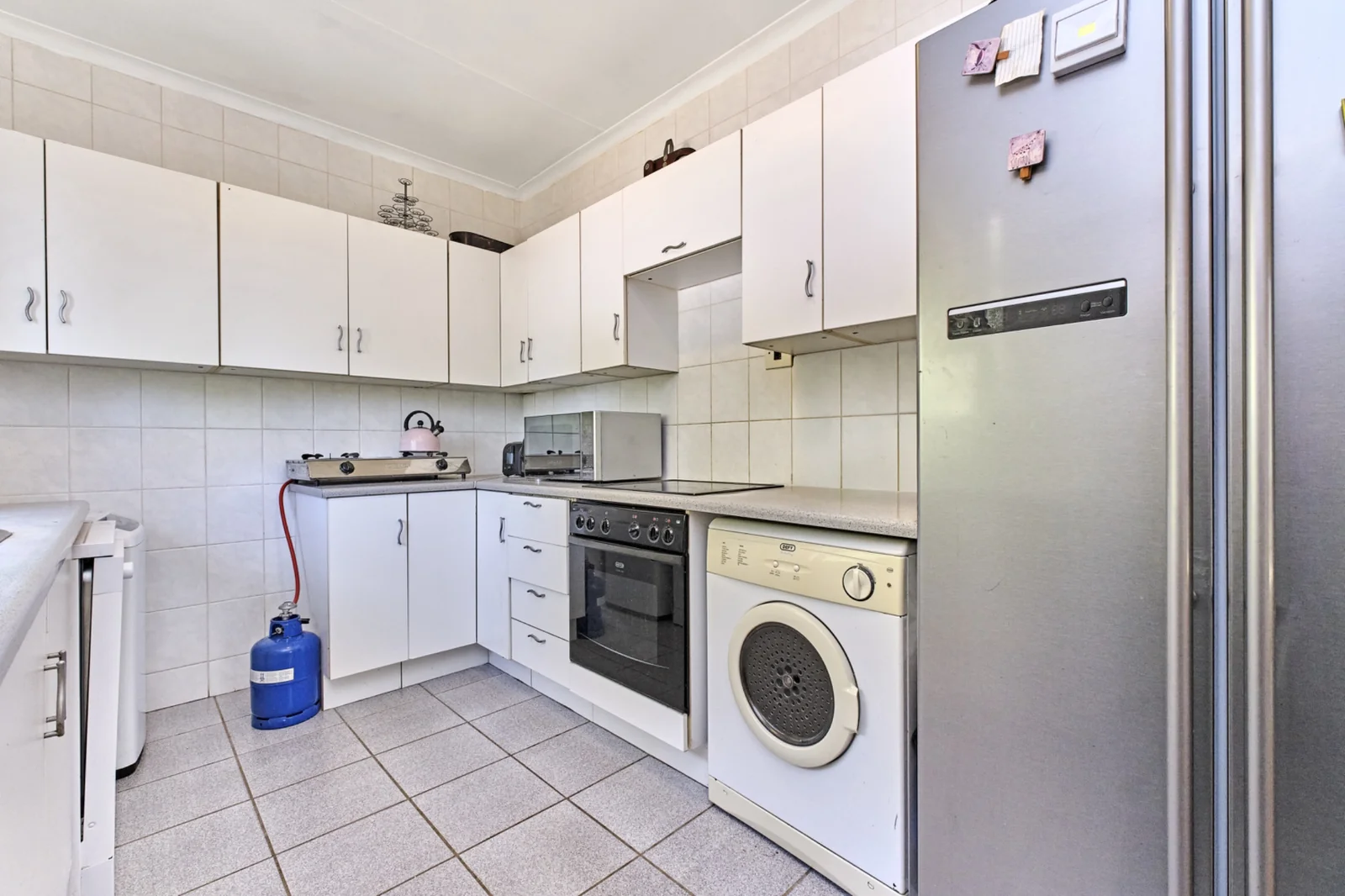 3 Bedroom, 2 Bathroom Home for Sale in Weltevreden Park