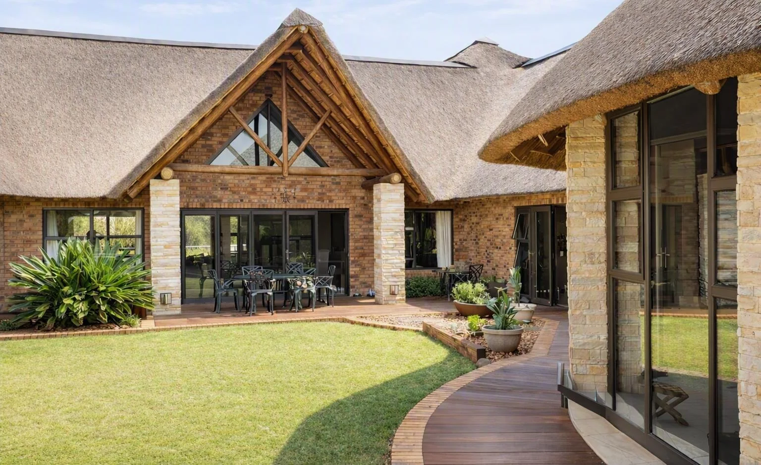 A Luxurious Bush Retreat in the sought after Marekele Eco Estate , Thabazimbi, just waiting for the Fortunate Family to live your Best Life.