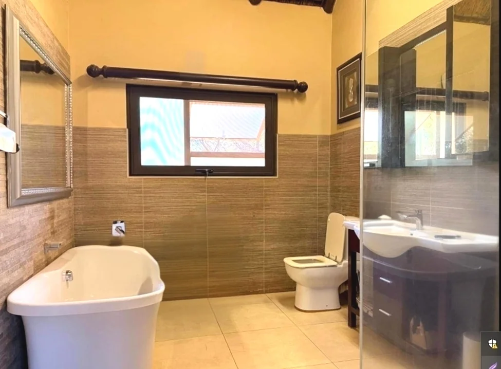 A Luxurious Bush Retreat in the sought after Marekele Eco Estate , Thabazimbi, just waiting for the Fortunate Family to live your Best Life.