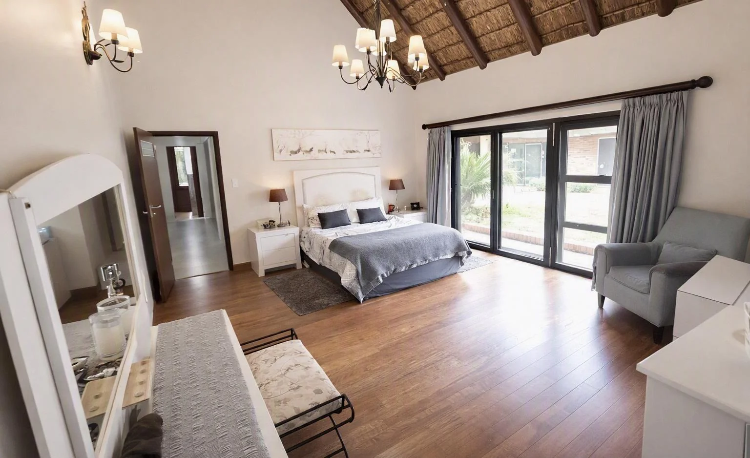A Luxurious Bush Retreat in the sought after Marekele Eco Estate , Thabazimbi, just waiting for the Fortunate Family to live your Best Life.