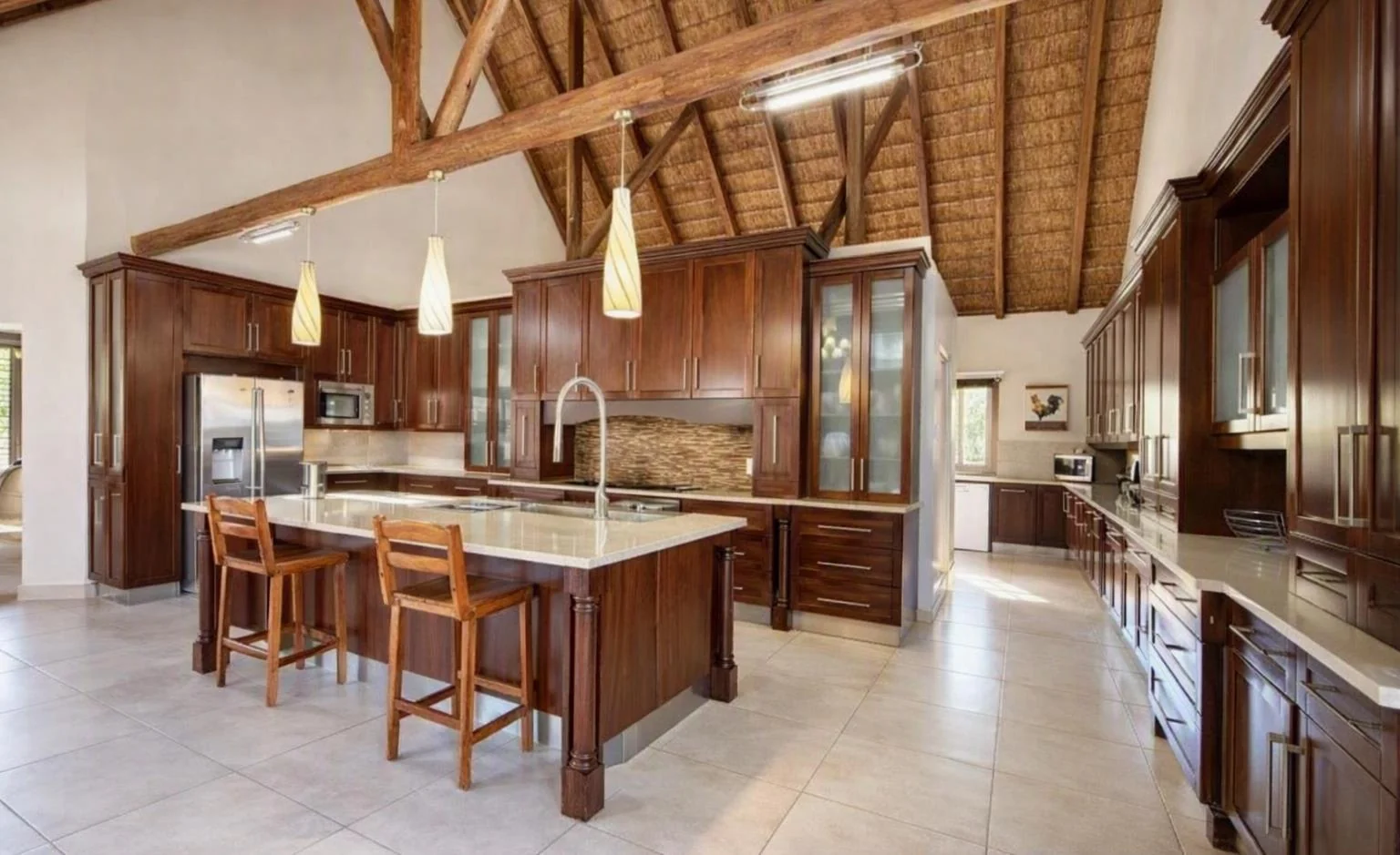 A Luxurious Bush Retreat in the sought after Marekele Eco Estate , Thabazimbi, just waiting for the Fortunate Family to live your Best Life.
