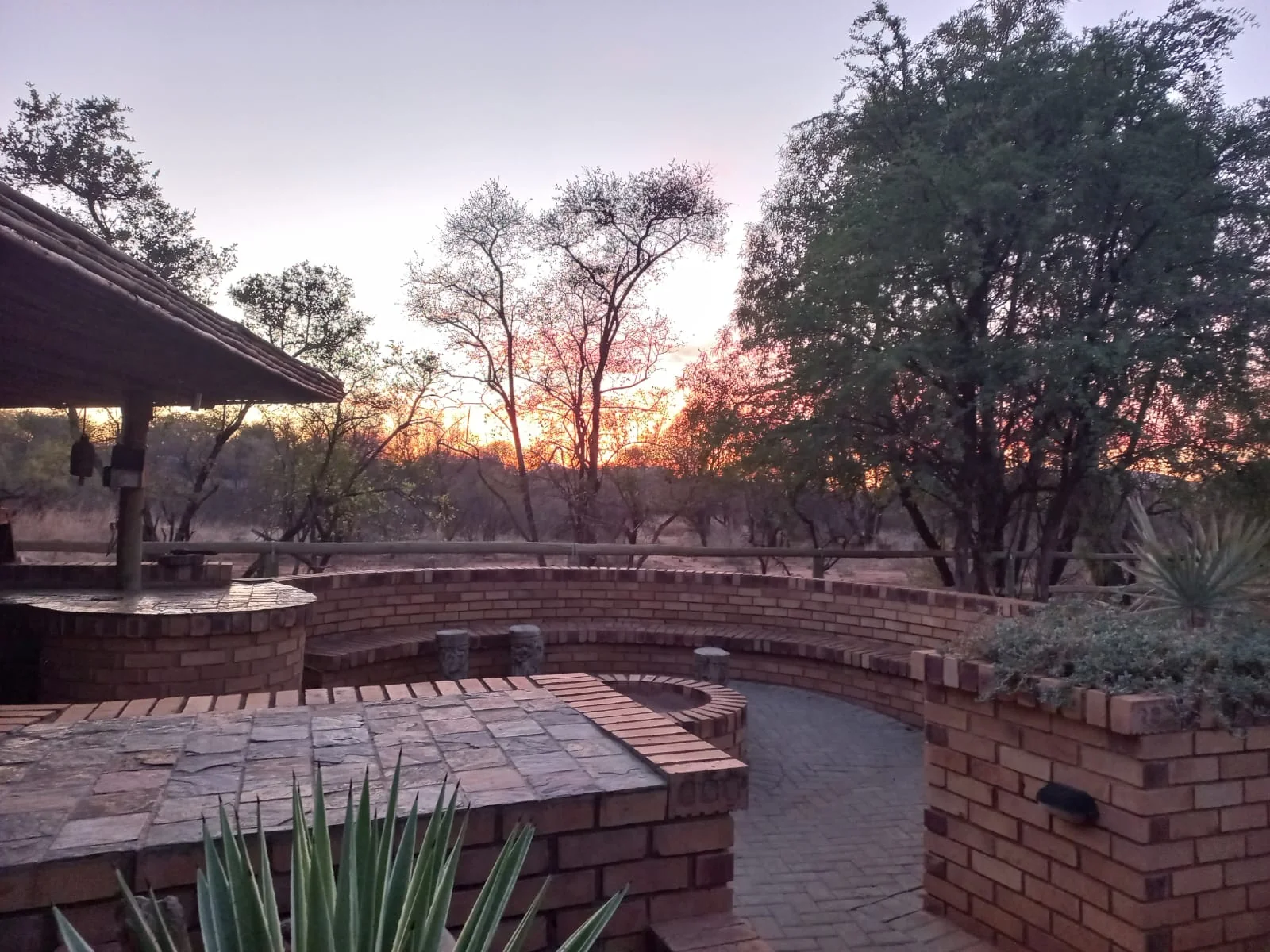 A Luxurious Bush Retreat in the sought after Marekele Eco Estate , Thabazimbi, just waiting for the Fortunate Family to live your Best Life.